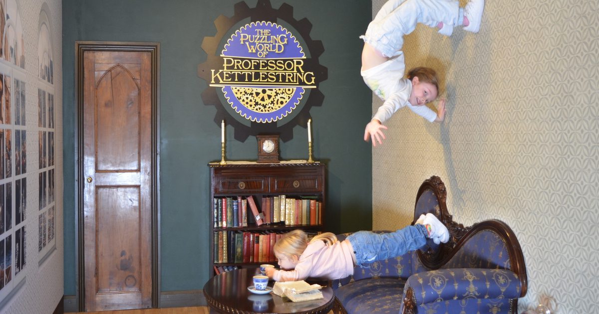 The Curse At The Puzzling World Of Professor Kettlestring!
