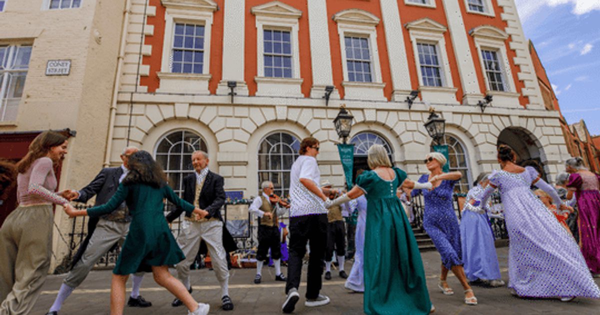 Georgian Dance Lesson at the Guildhall