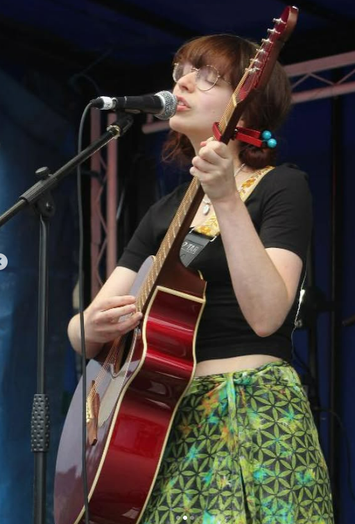 Eve Thomas